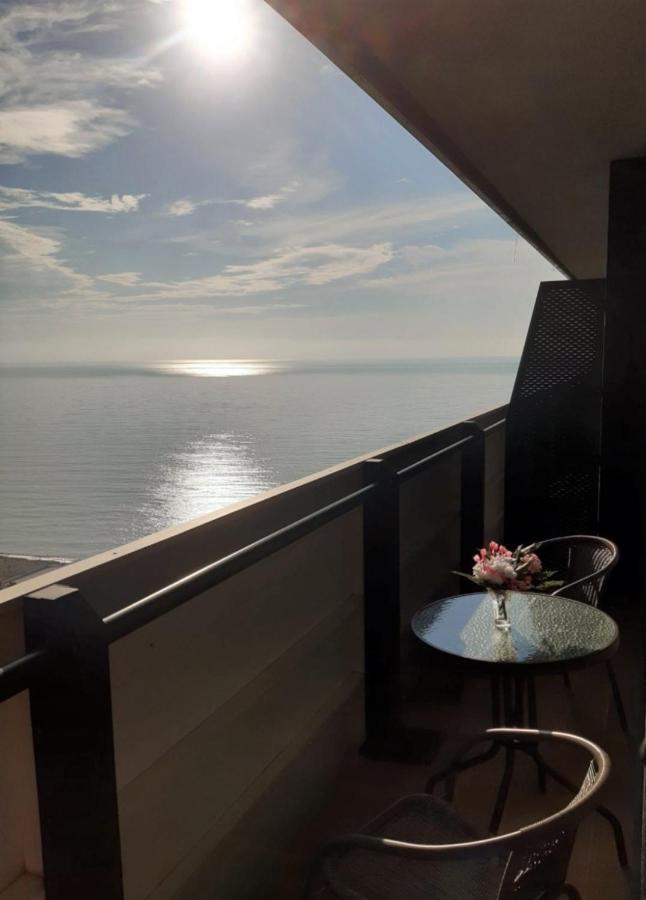 Orbi City Sea View Aparthotel Batumi Exterior foto